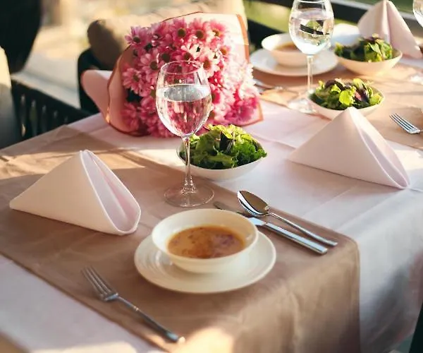 Roas Bodrum - Center Hotell 3*