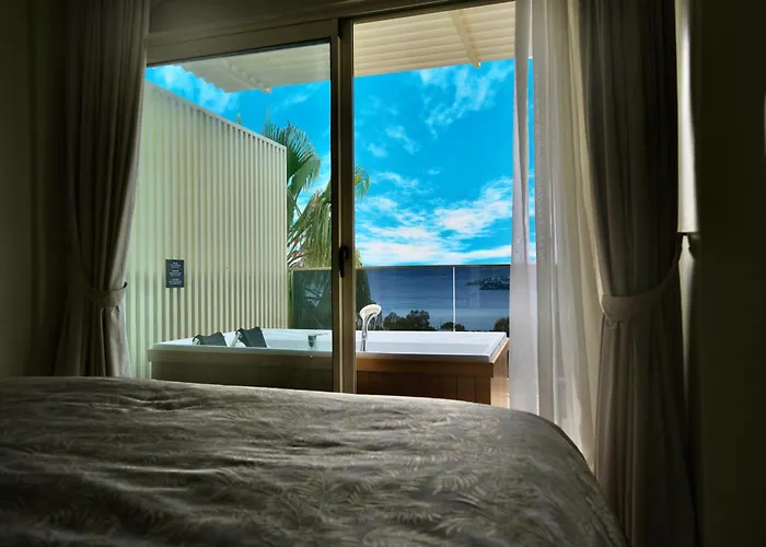 Roas Bodrum - Center Hotell 3*